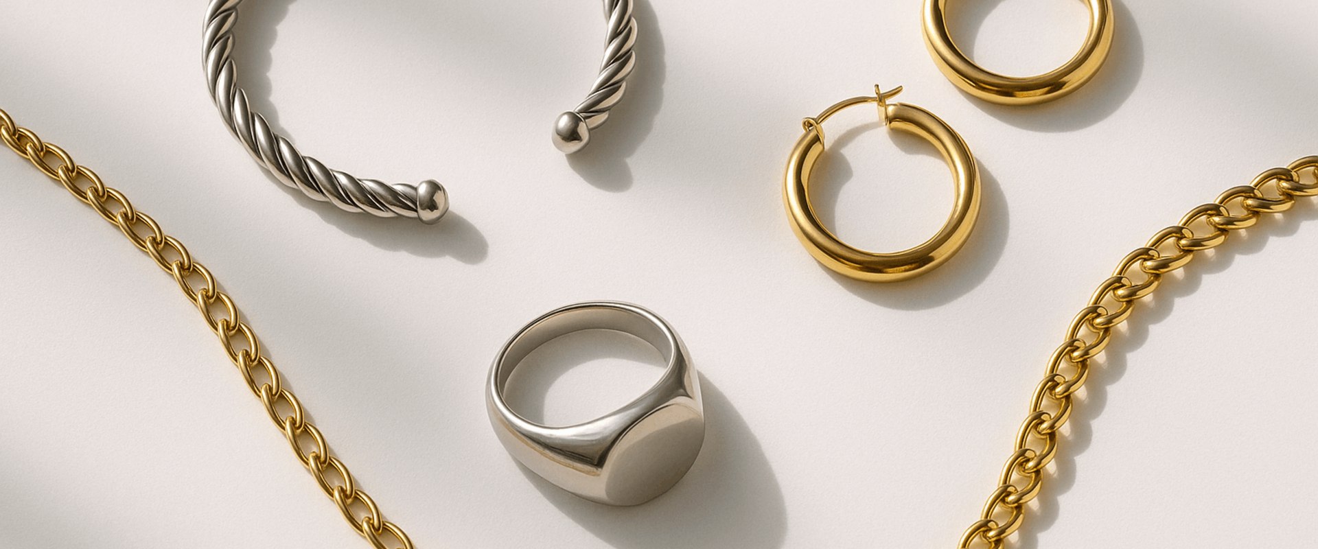 Oro e Argento insieme: Regole per Mescolare i Metalli nell'Abbigliamento e nei Gioielli